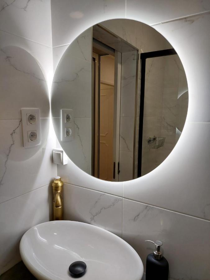 Lisbon South Bay Rooms Almada Exterior photo